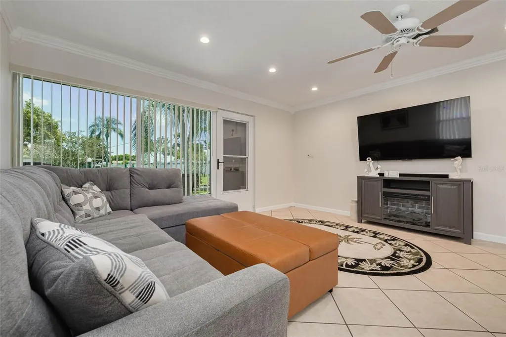 4355 Tahitian Gardens Circle Holiday FL 34691