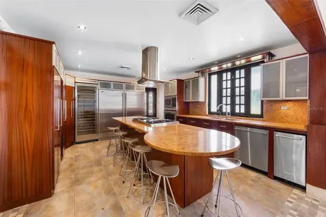 550 Waymouth, Miramar San Juan PR 00907