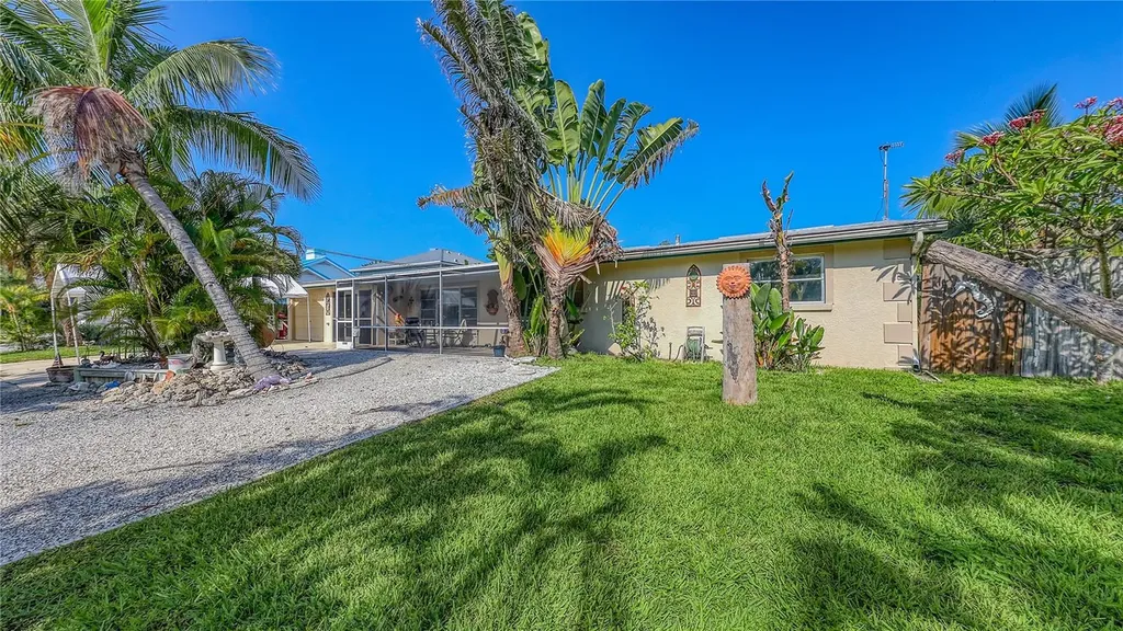 5302 Las Rosas Sarasota FL 34242