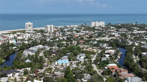 5302 Las Rosas Sarasota FL 34242