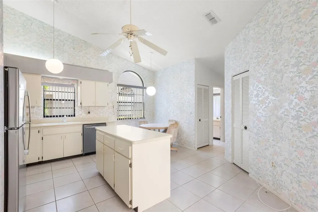 5511 Salem Square Drive N Palm Harbor FL 34685