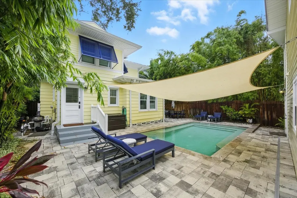 221 13th Avenue NE St Petersburg FL 33701