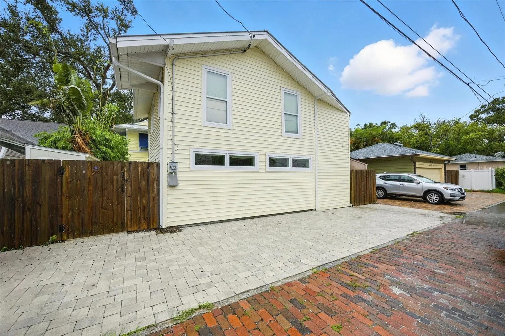 221 13th Avenue NE St Petersburg FL 33701