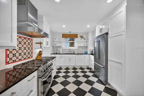 221 13th Avenue NE St Petersburg FL 33701