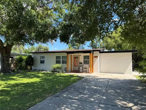 6275 37th Avenue N St Petersburg FL 33710