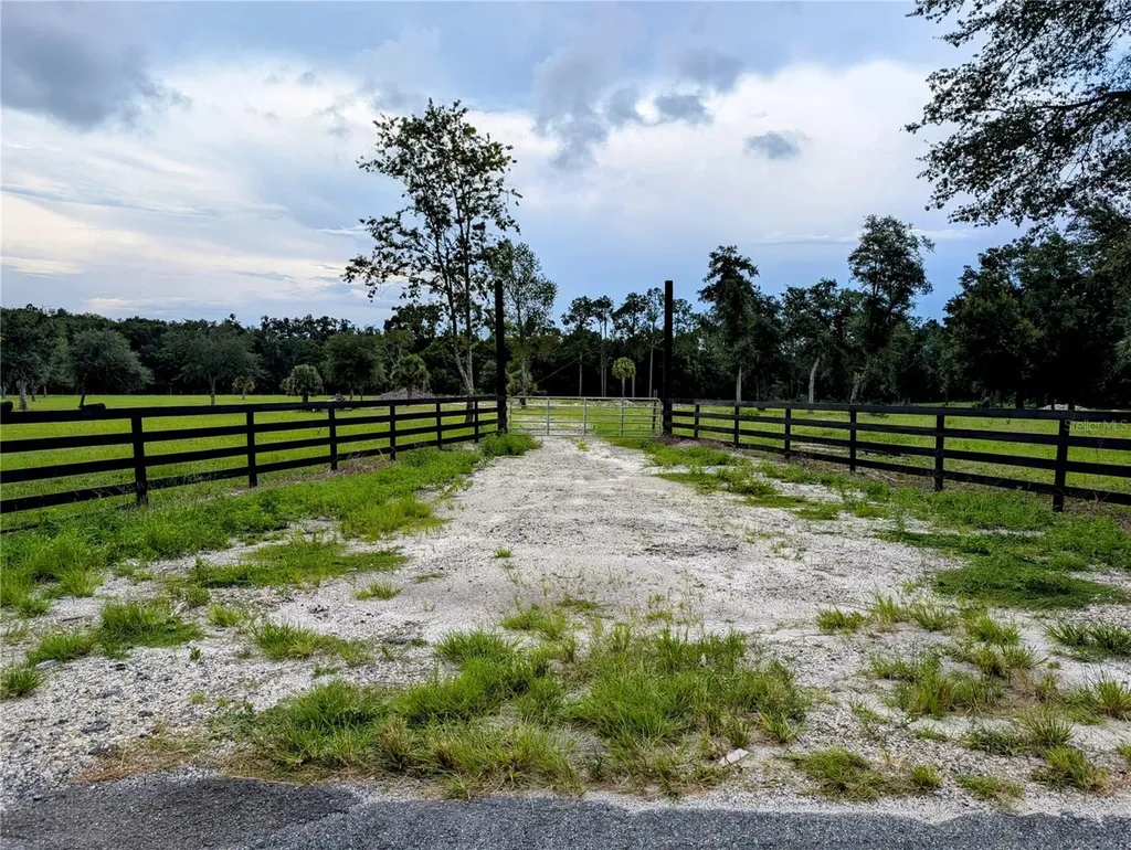 Peterson Road Pierson FL 32180