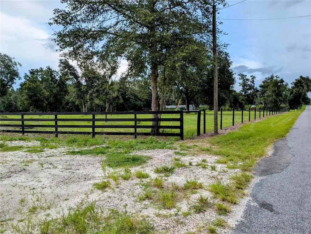 Peterson Road Pierson FL 32180