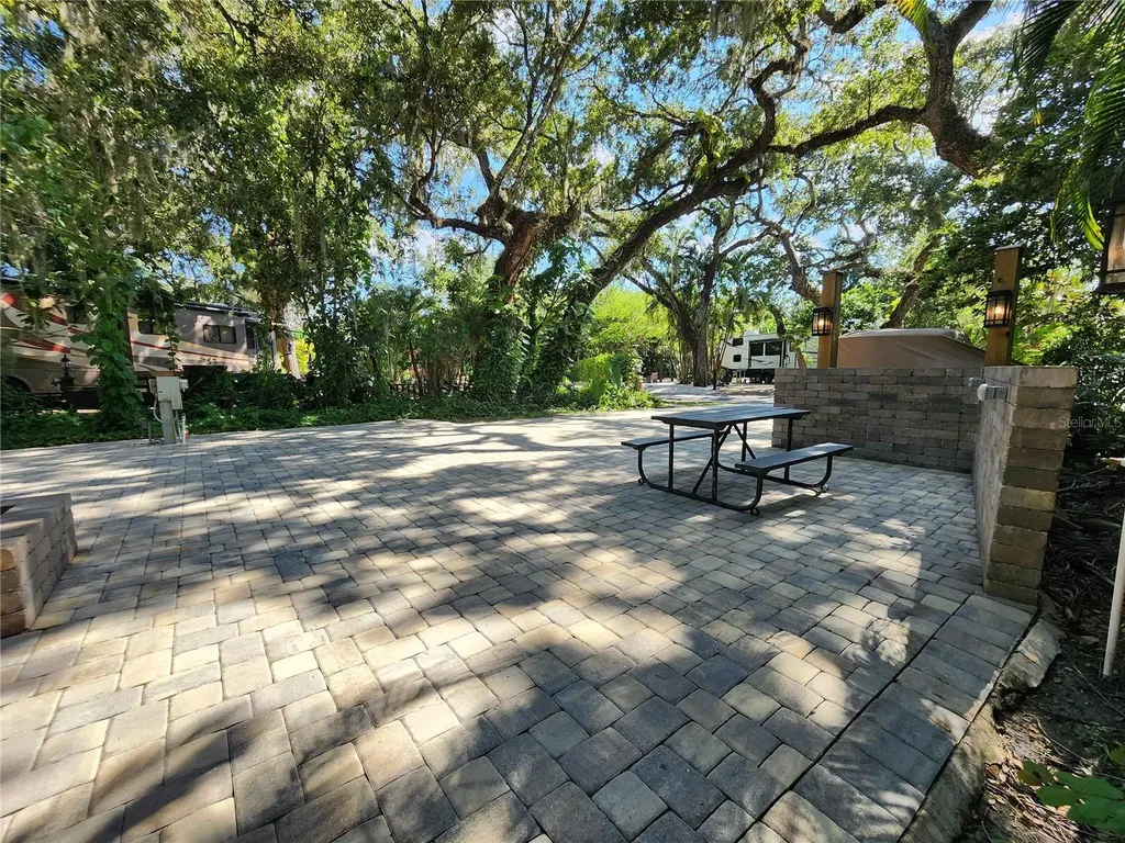316 Roan (gator Alley) Road River Ranch FL 33867