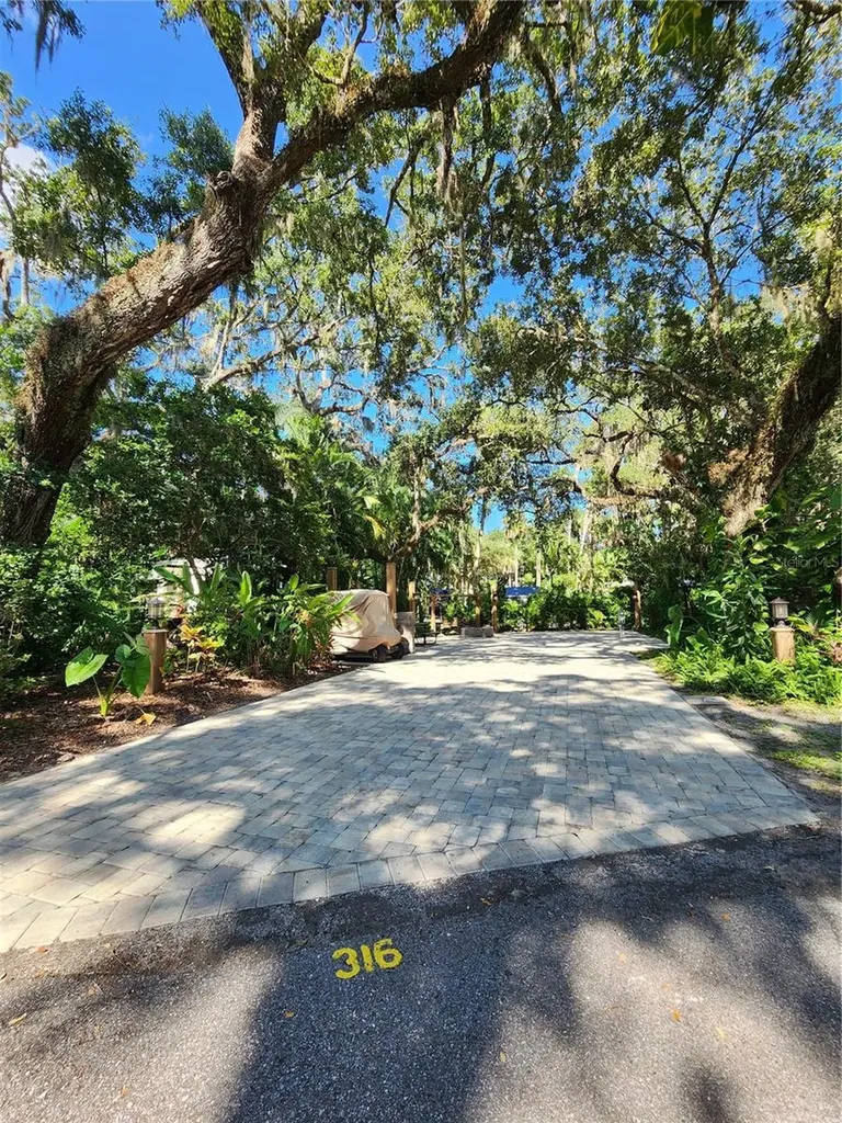 316 Roan (gator Alley) Road River Ranch FL 33867