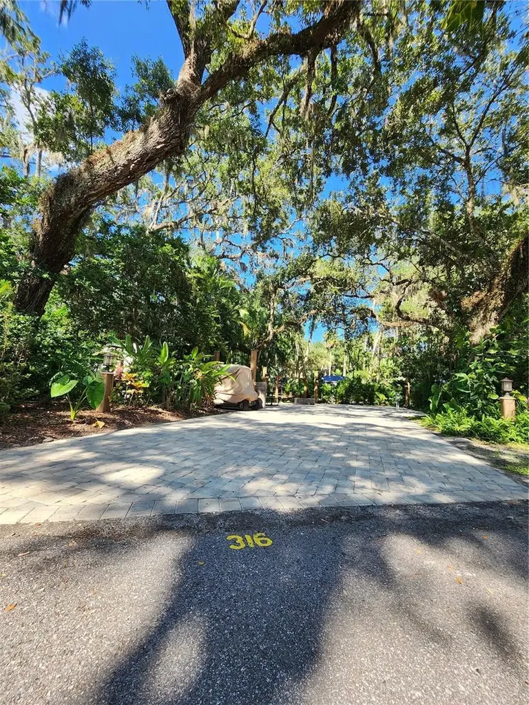 316 Roan (gator Alley) Road River Ranch FL 33867