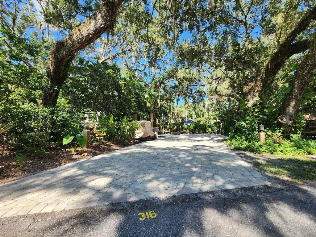 316 Roan (gator Alley) Road River Ranch FL 33867