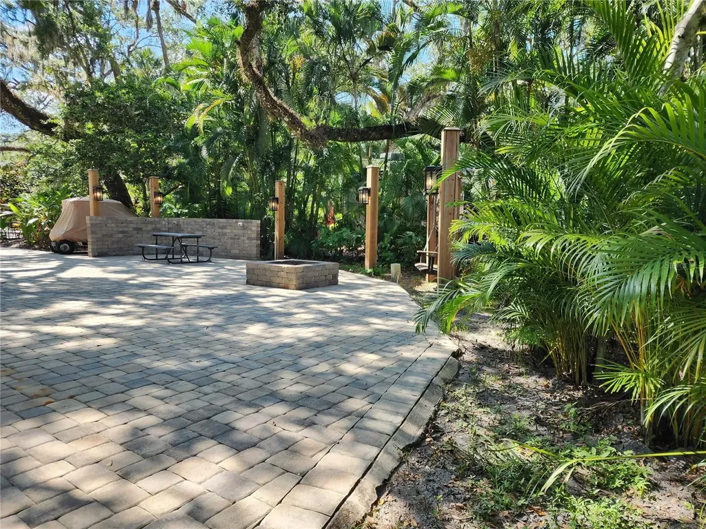 316 Roan (gator Alley) Road River Ranch FL 33867