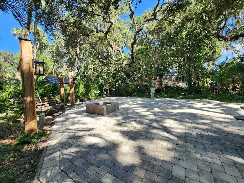 316 Roan (gator Alley) Road River Ranch FL 33867