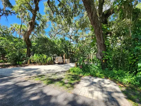 316 Roan (gator Alley) Road River Ranch FL 33867