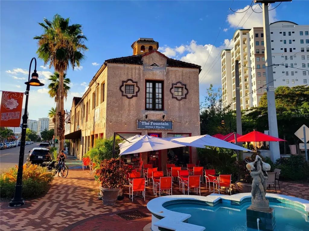 850 S Tamiami Trail Sarasota FL 34236