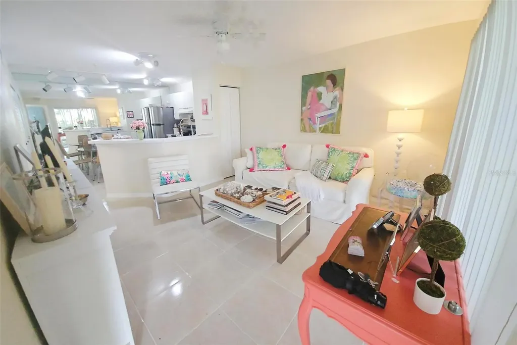 850 S Tamiami Trail Sarasota FL 34236