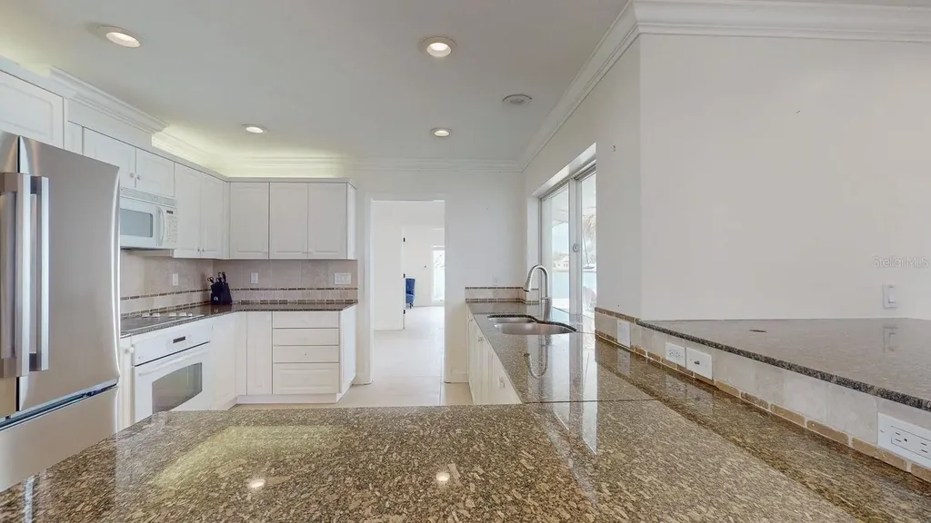 5960 Bahama Way N St Pete Beach FL 33706