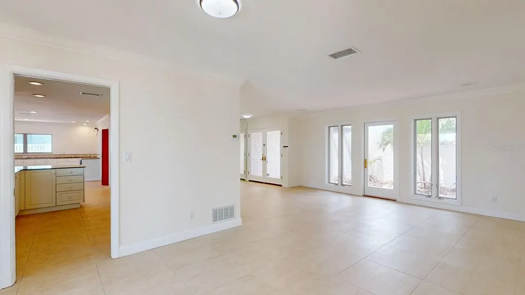 5960 Bahama Way N St Pete Beach FL 33706
