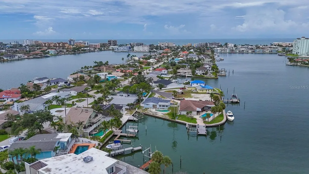 5960 Bahama Way N St Pete Beach FL 33706