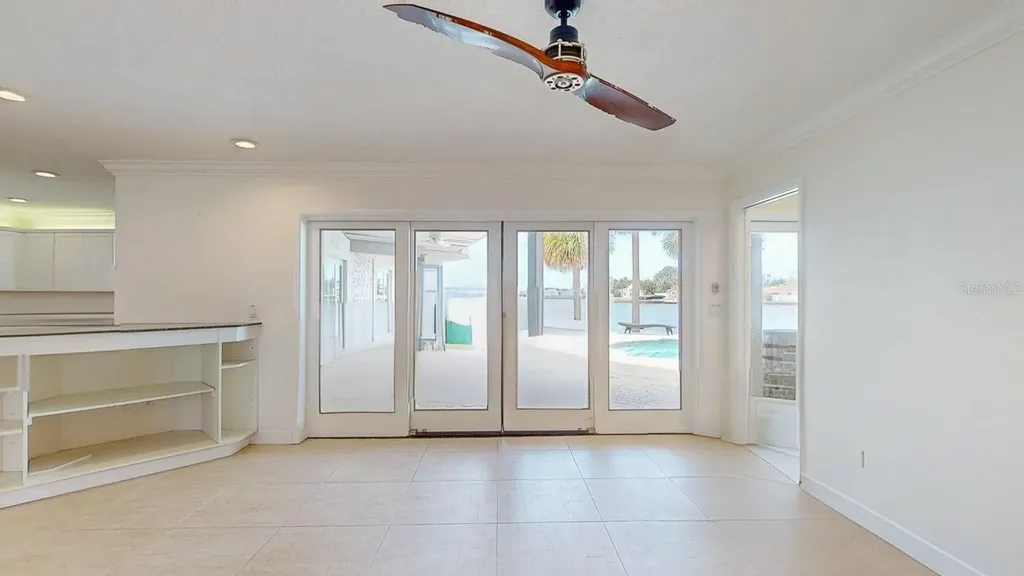 5960 Bahama Way N St Pete Beach FL 33706