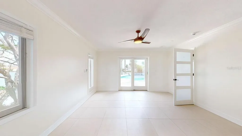 5960 Bahama Way N St Pete Beach FL 33706