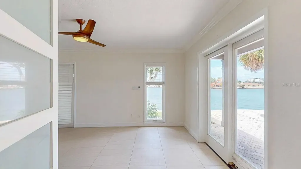 5960 Bahama Way N St Pete Beach FL 33706