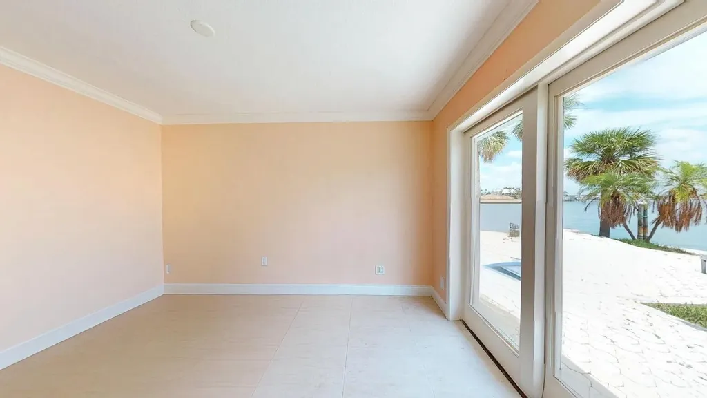 5960 Bahama Way N St Pete Beach FL 33706