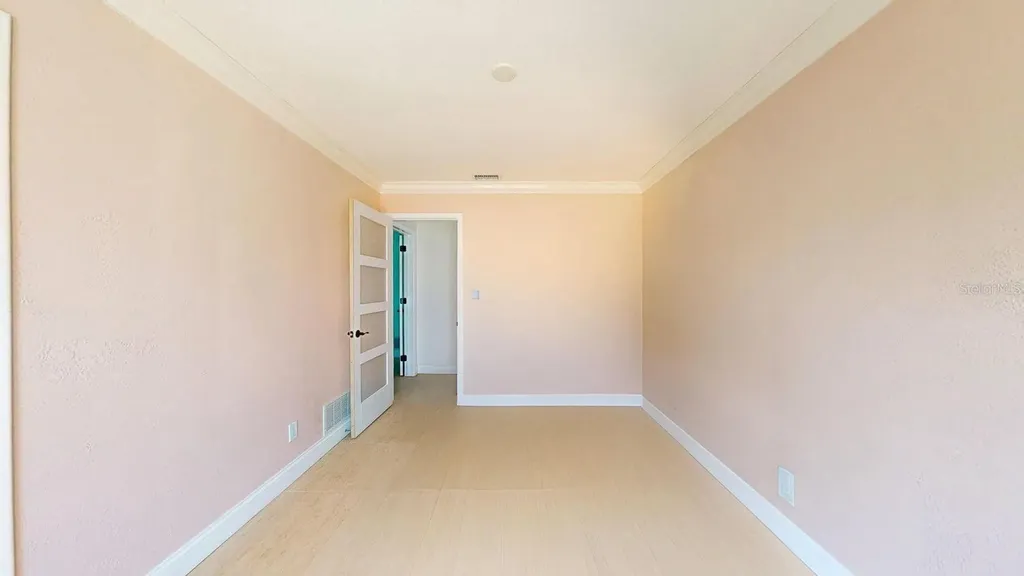 5960 Bahama Way N St Pete Beach FL 33706