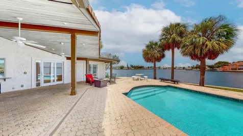 5960 Bahama Way N St Pete Beach FL 33706