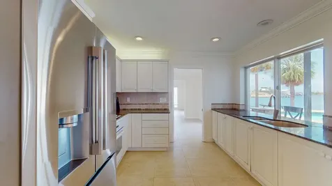 5960 Bahama Way N St Pete Beach FL 33706