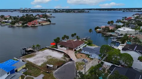 5960 Bahama Way N St Pete Beach FL 33706