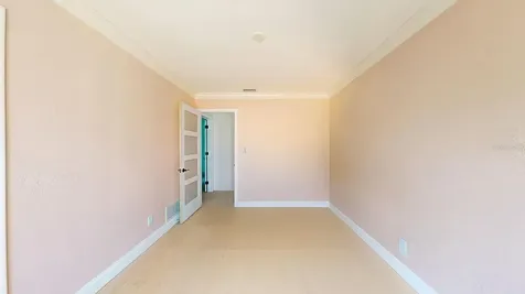 5960 Bahama Way N St Pete Beach FL 33706