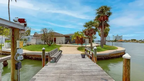 5960 Bahama Way N St Pete Beach FL 33706