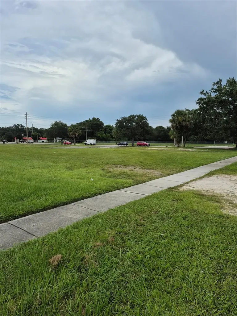 664 S Ivey Lane Orlando FL 32811