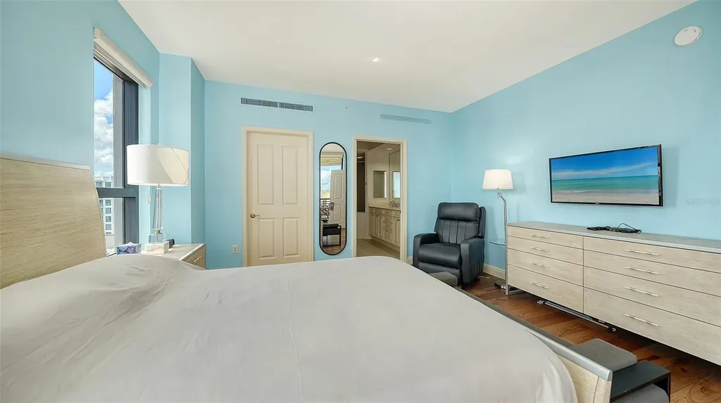 50 Central Avenue Sarasota FL 34236