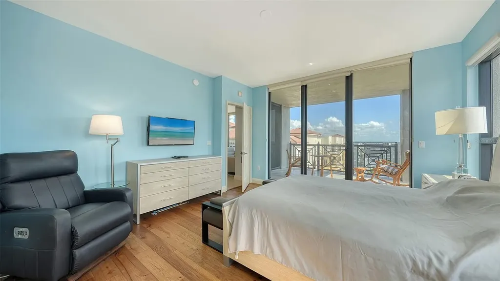 50 Central Avenue Sarasota FL 34236