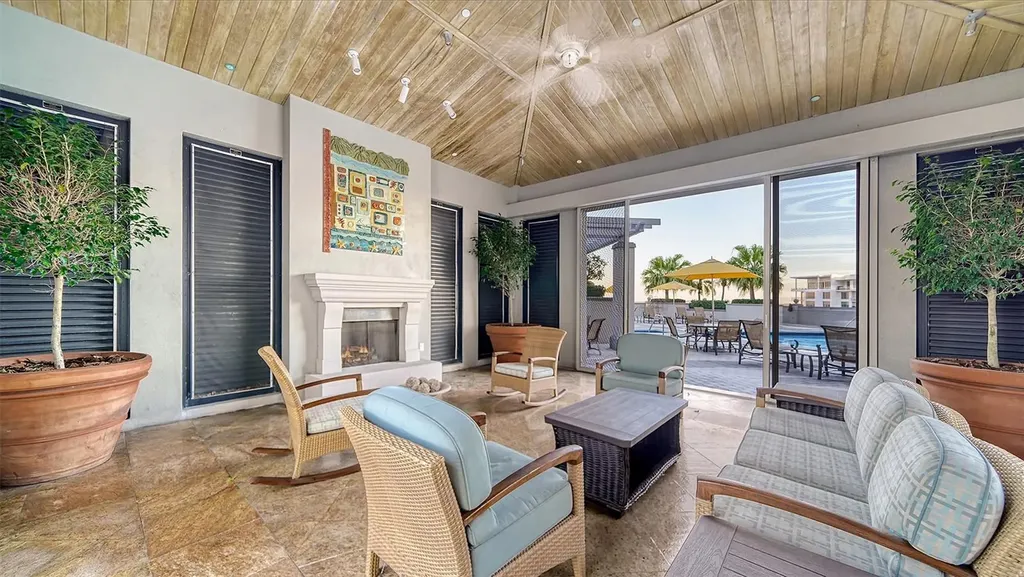 50 Central Avenue Sarasota FL 34236