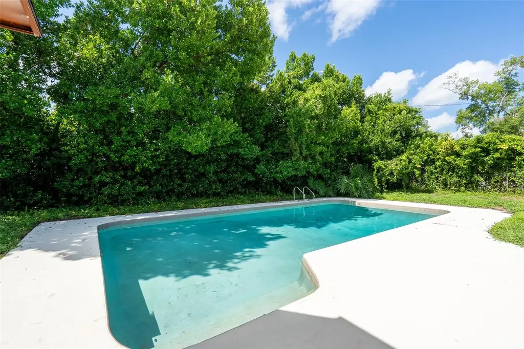 806 Highland Drive Altamonte Springs FL 32701