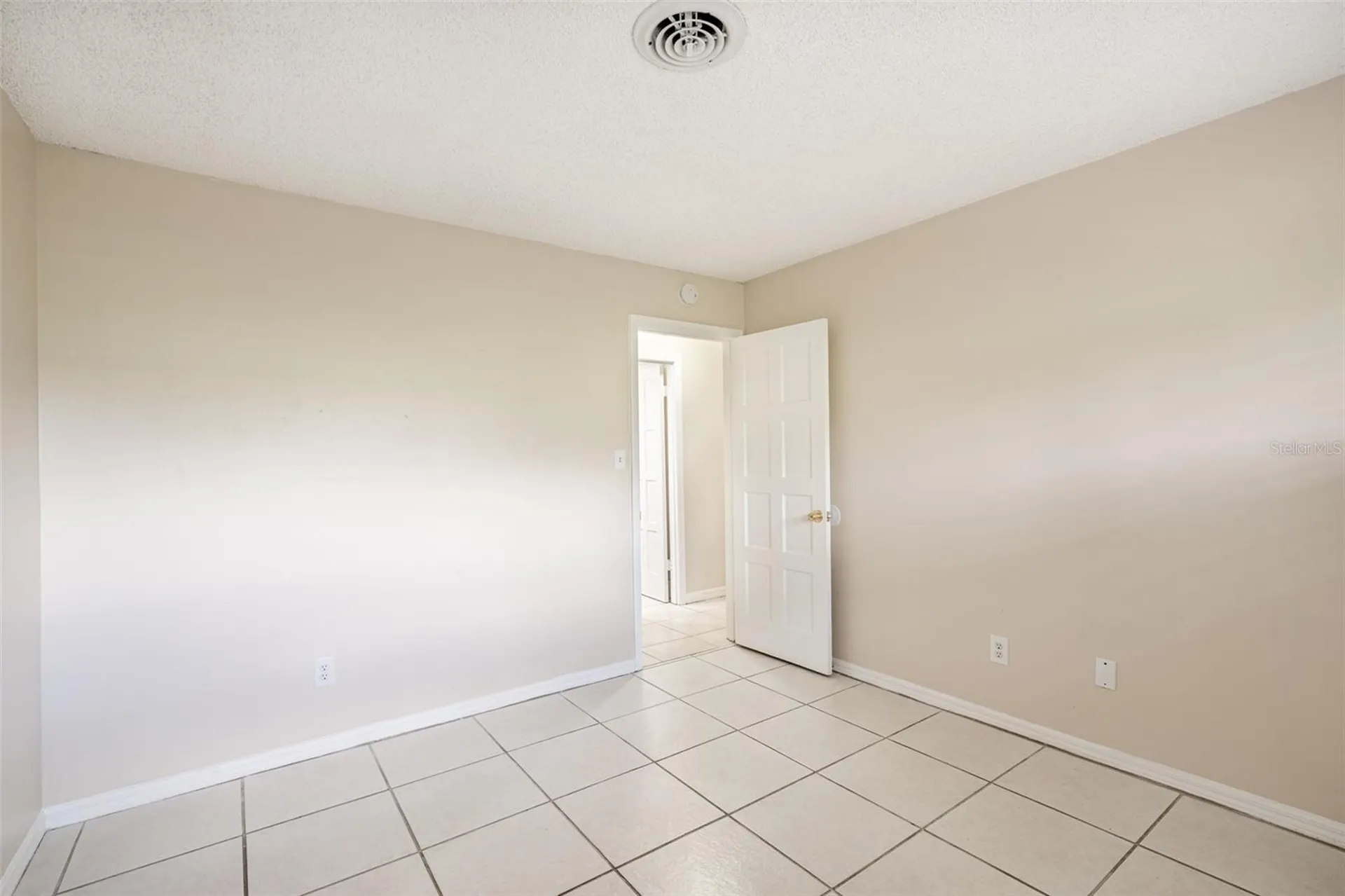 806 Highland Drive Altamonte Springs FL 32701