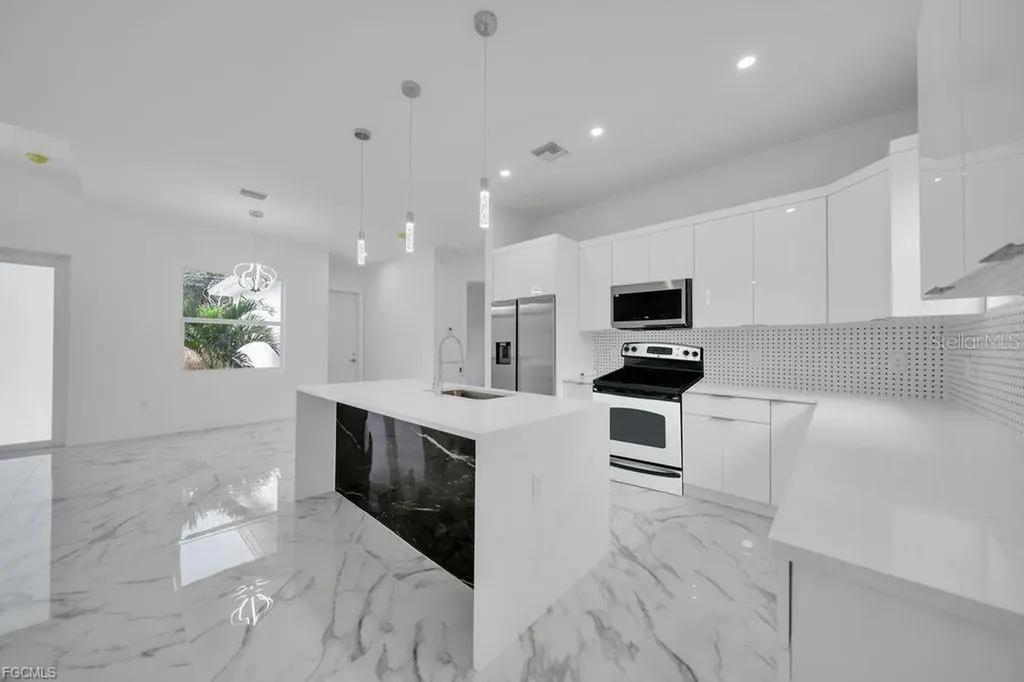 2003 E 14th Street Lehigh Acres FL 33972