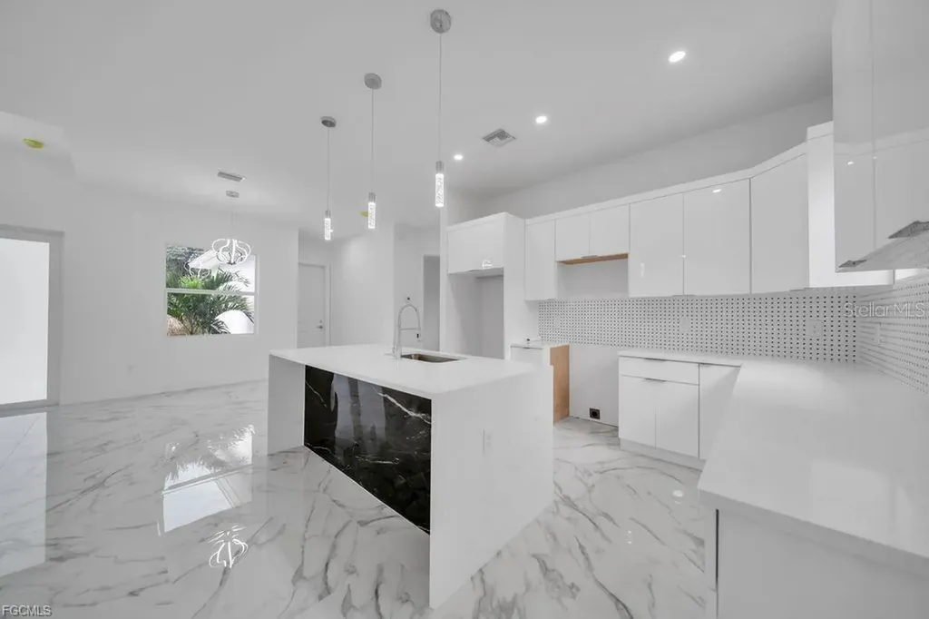 2003 E 14th Street Lehigh Acres FL 33972