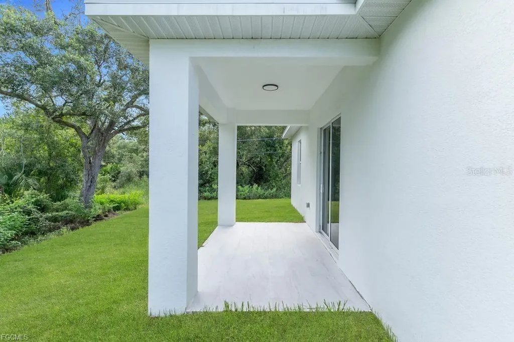 2003 E 14th Street Lehigh Acres FL 33972