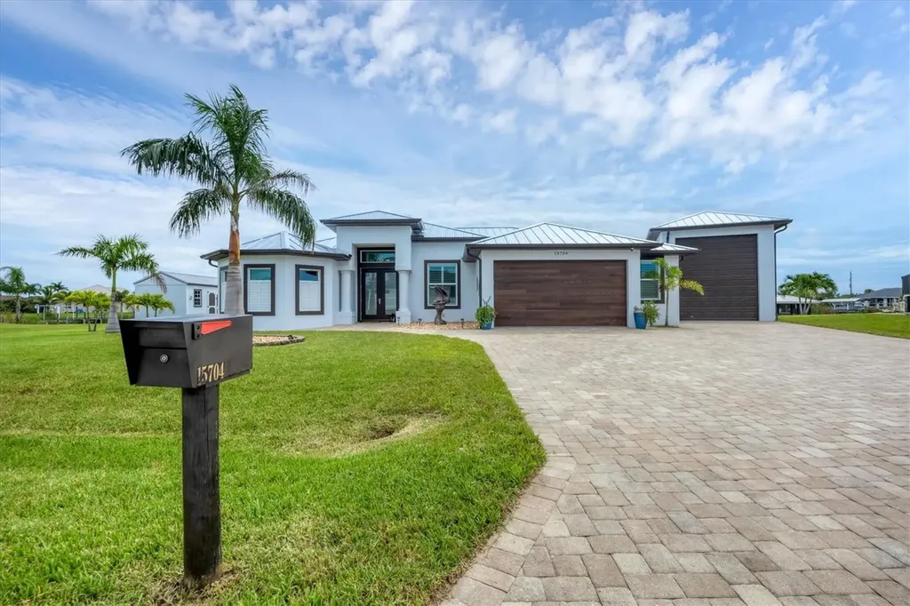 15704 Lakeland Circle Port Charlotte FL 33981