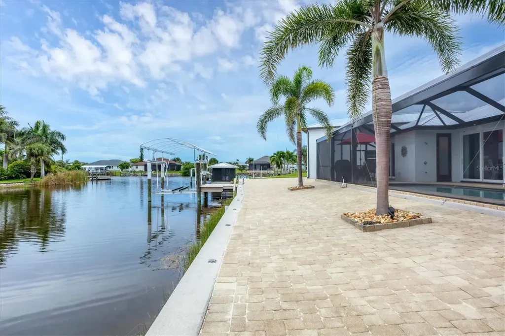 15704 Lakeland Circle Port Charlotte FL 33981