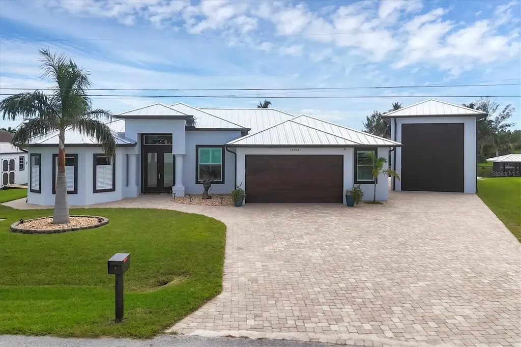 15704 Lakeland Circle Port Charlotte FL 33981