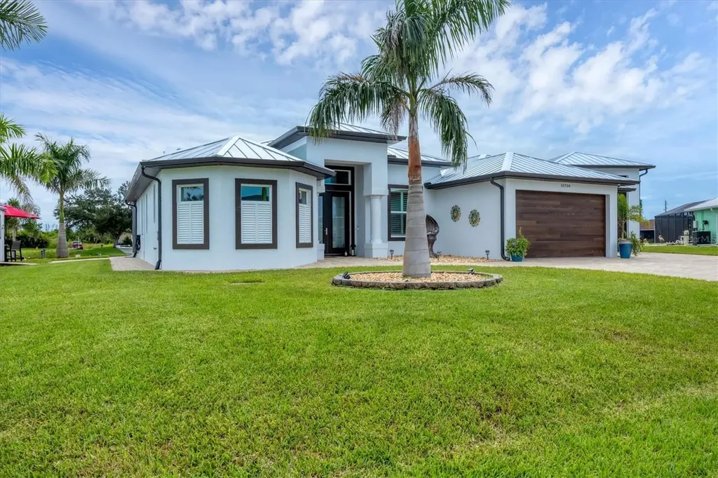 15704 Lakeland Circle Port Charlotte FL 33981