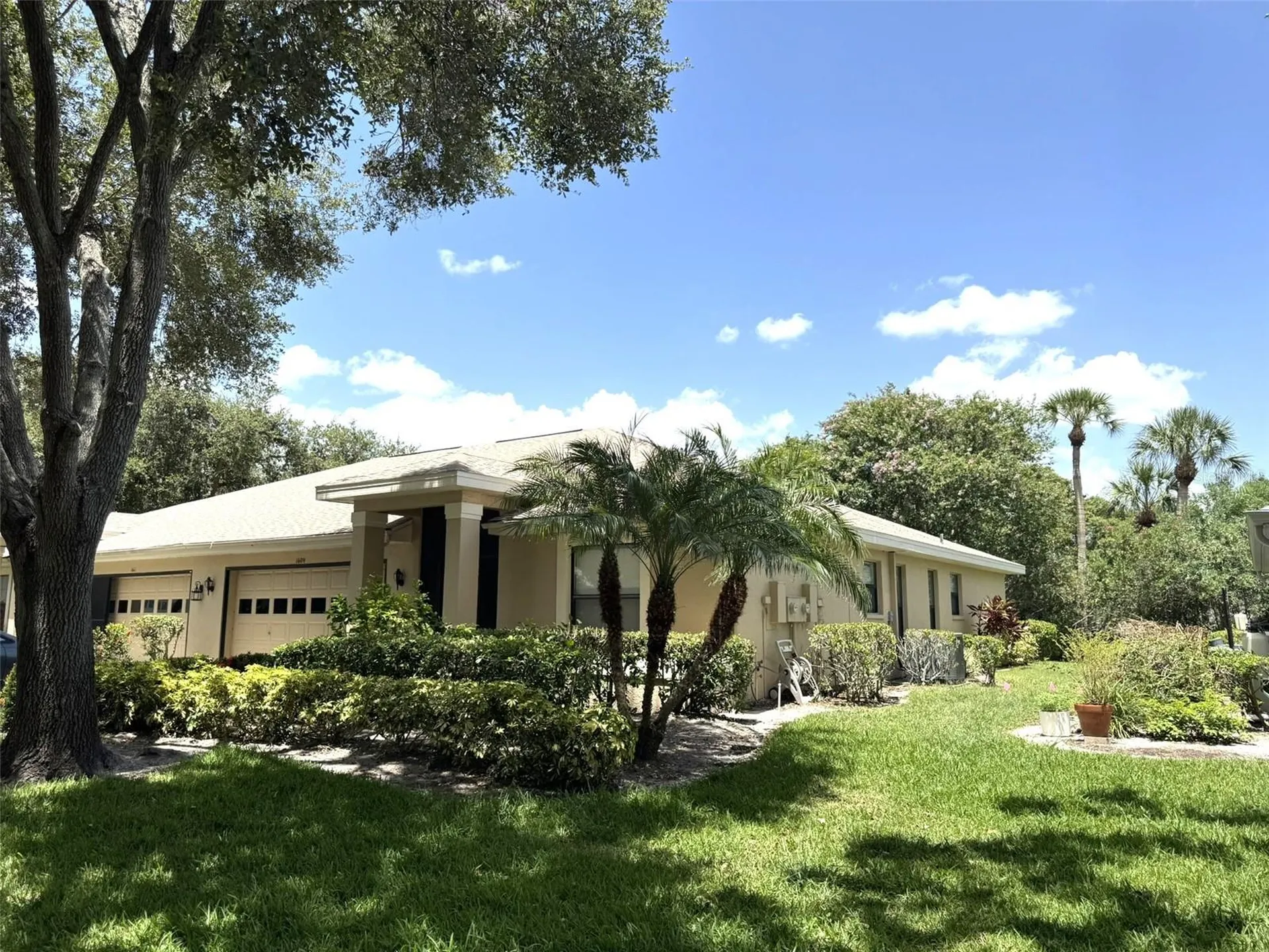 1609 Laughton Place Sun City Center FL 33573