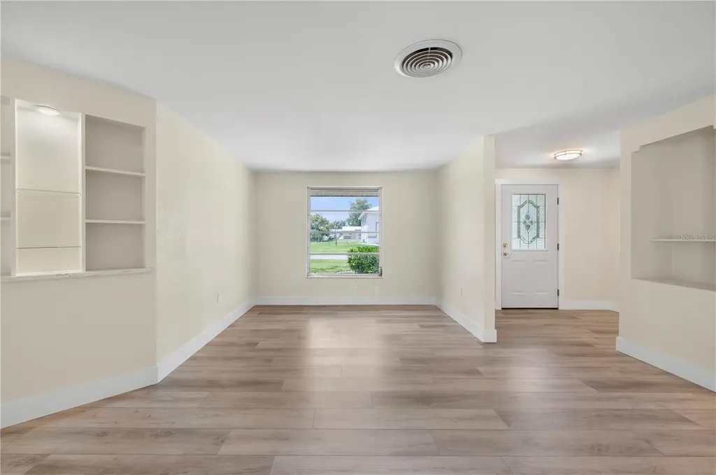 542 Lakehurst Avenue NW Port Charlotte FL 33952