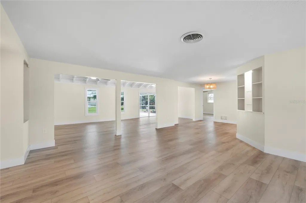 542 Lakehurst Avenue NW Port Charlotte FL 33952