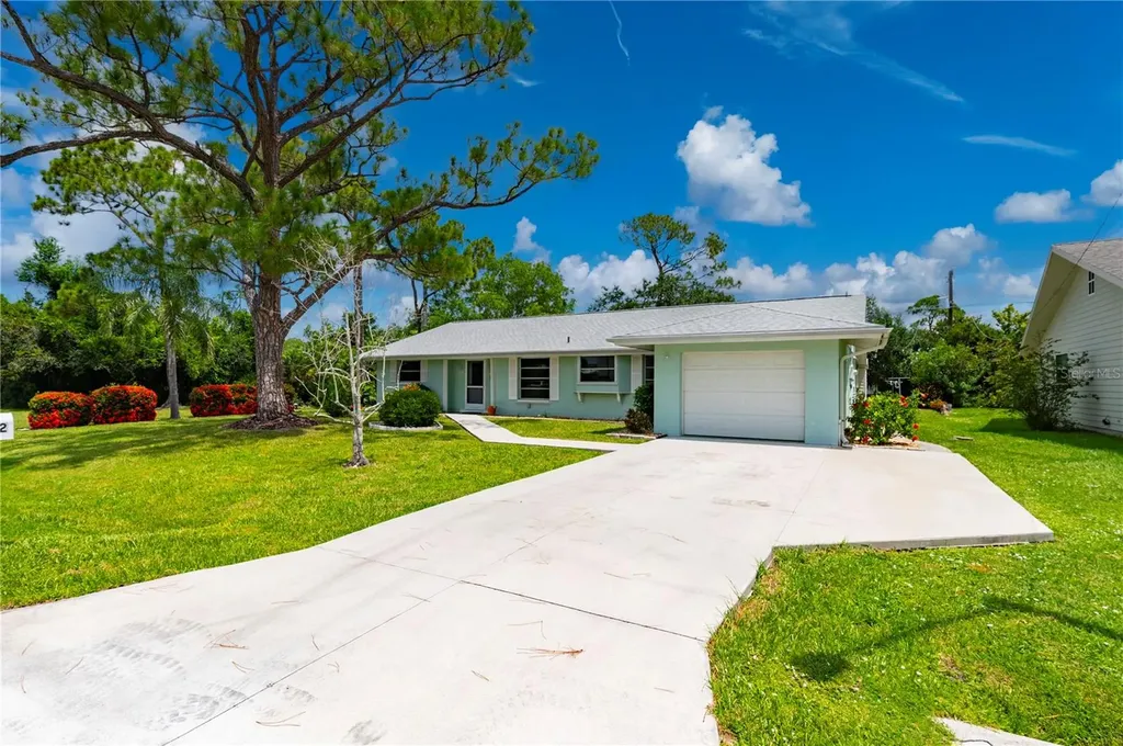 542 Lakehurst Avenue NW Port Charlotte FL 33952